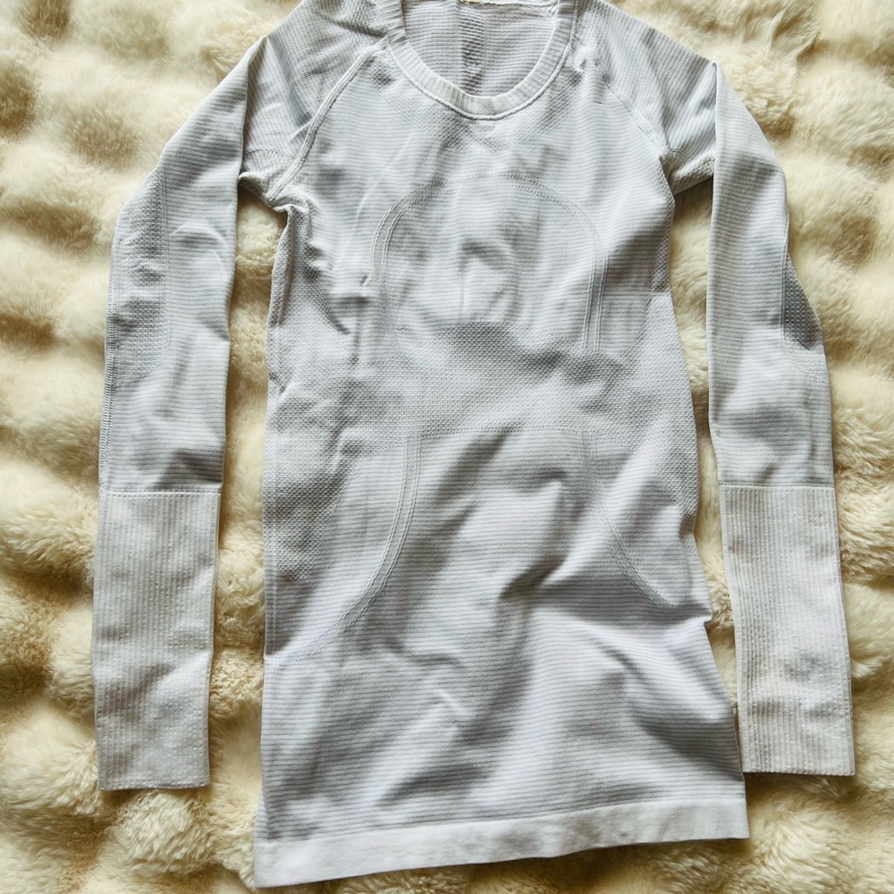 Seamless lululemon Long Sleeve Athletic Top - White with Grey lines